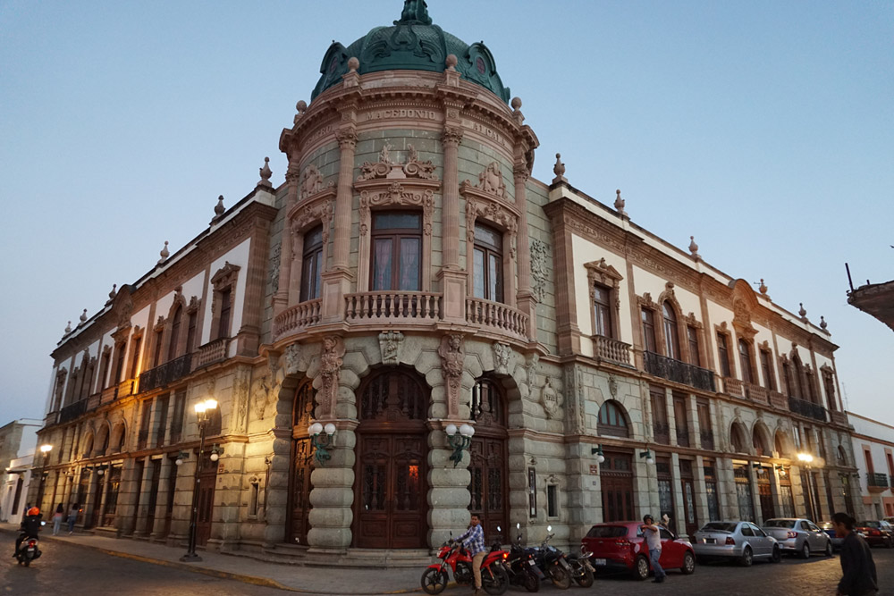 Teatro Macedonio Alcala