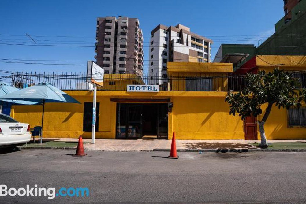 HOTEL MIRAFLORES