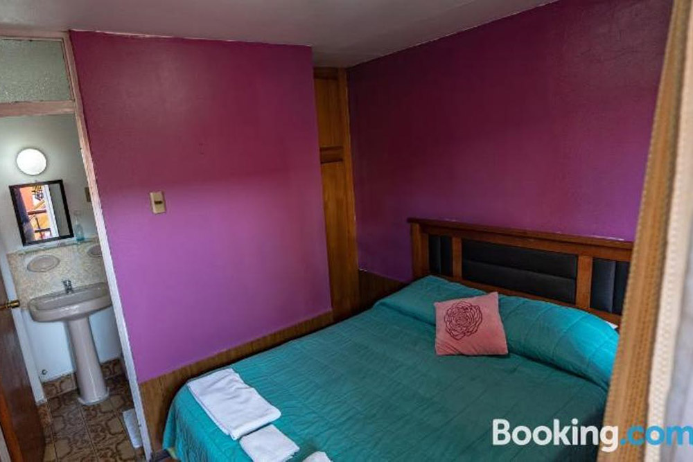 HOTEL MIRAFLORES