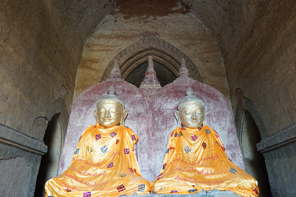 ダマヤンジー寺院 ツイン仏像