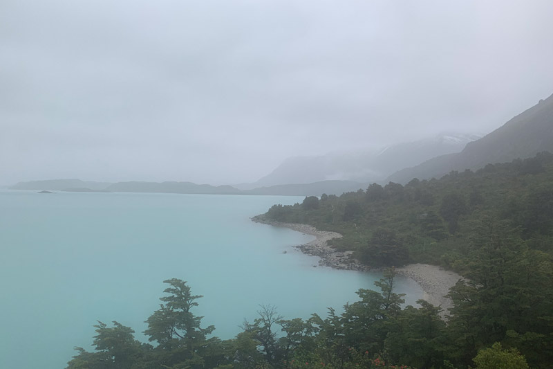 歩いてきたノルデンホールド湖岸