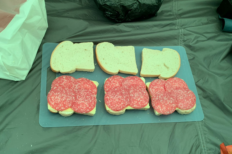 サンドイッチ作り
