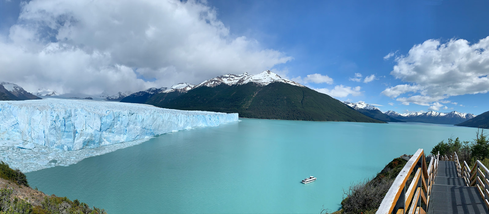アルヘンティーノ湖方面へのパノラマ