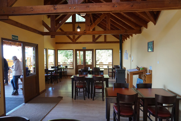 休憩小屋内