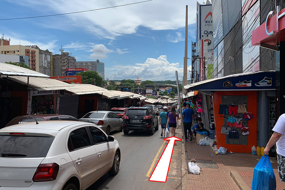 国境への道