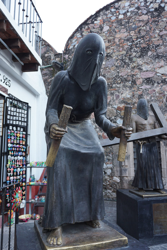 ex-convento_san_bernardinoの銅像