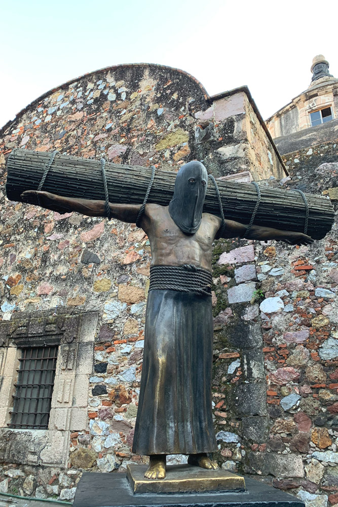 ex-convento_san_bernardinoの銅像