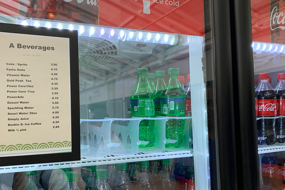 カフェテリアの飲み物料金