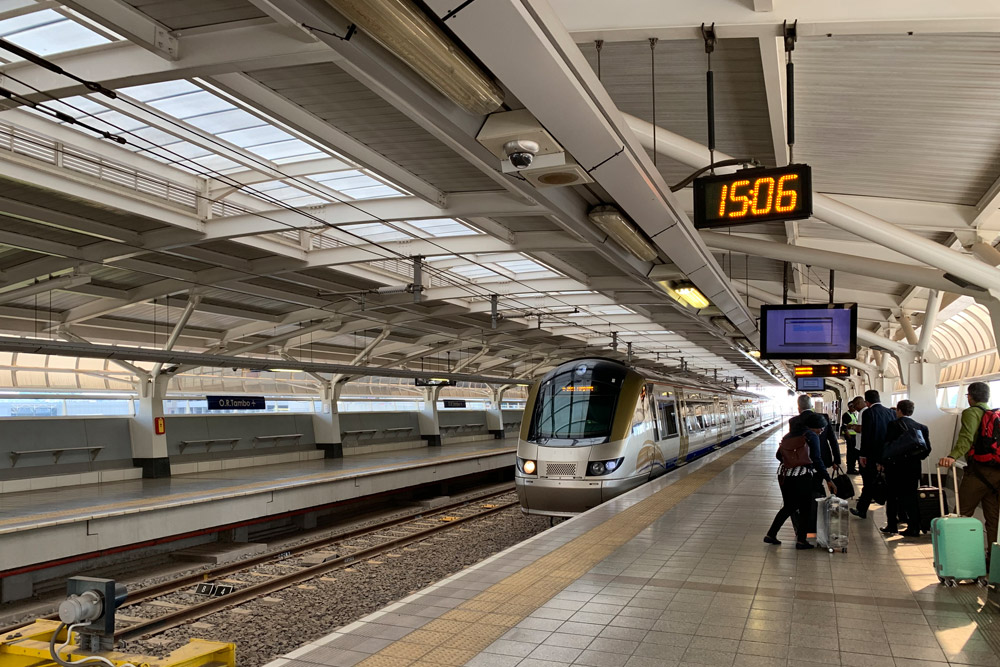 OR Tambo駅