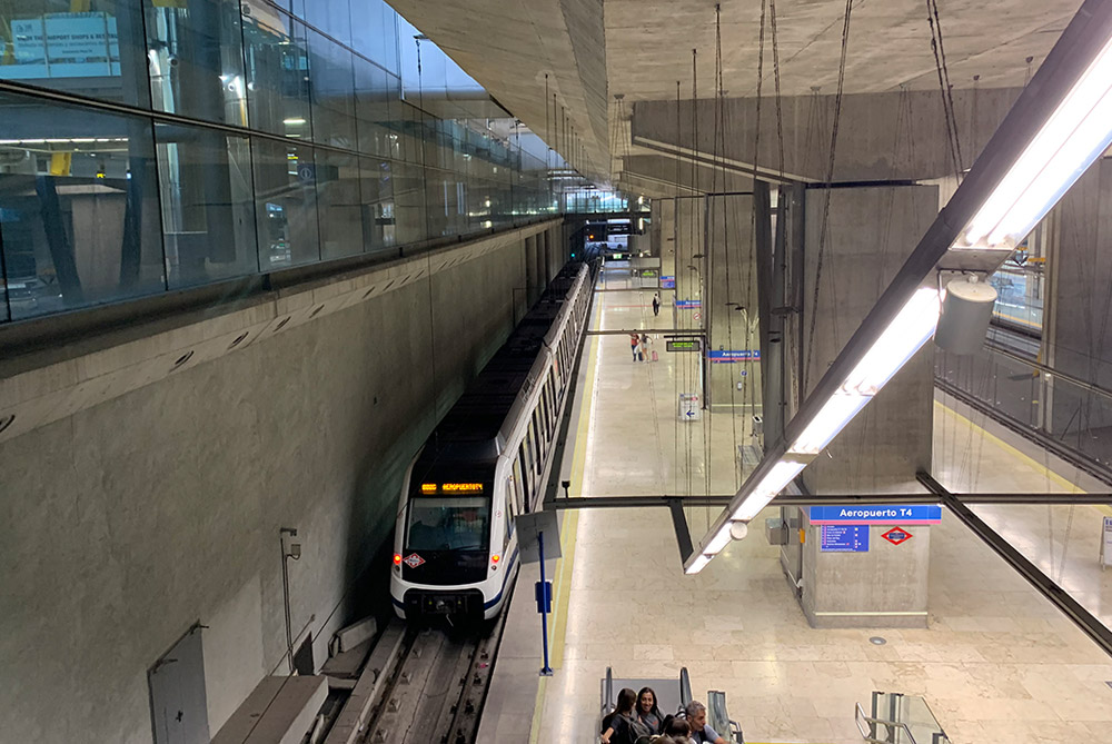 空港駅