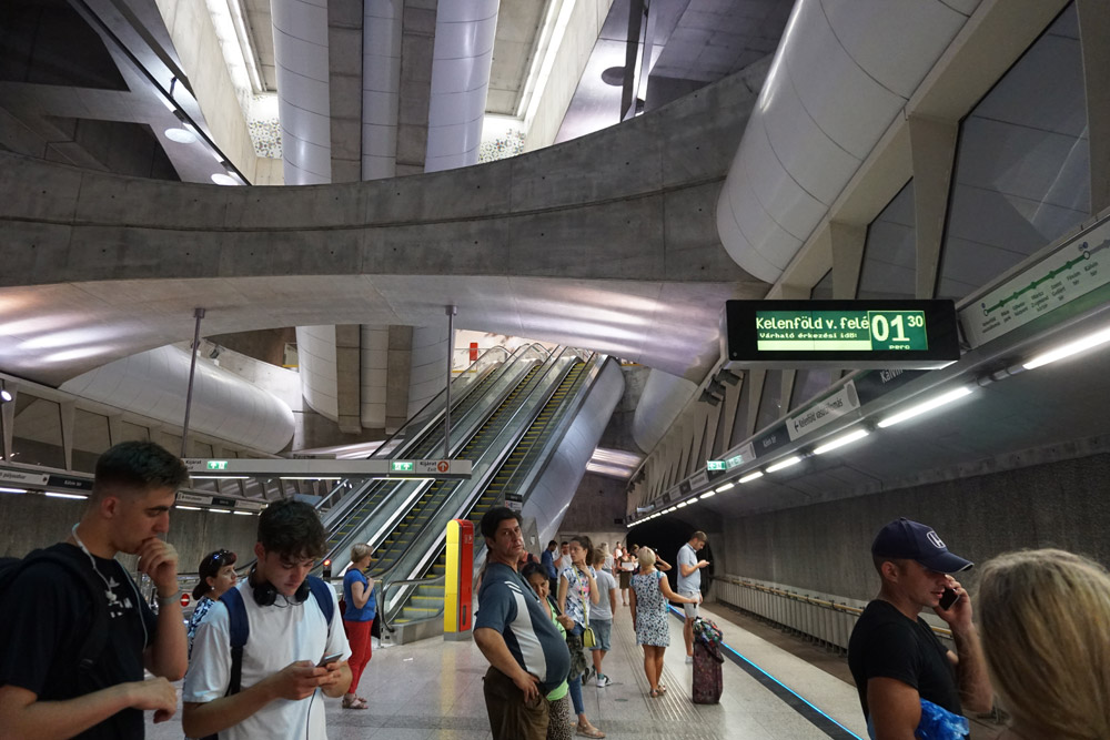 Fovam ter駅
